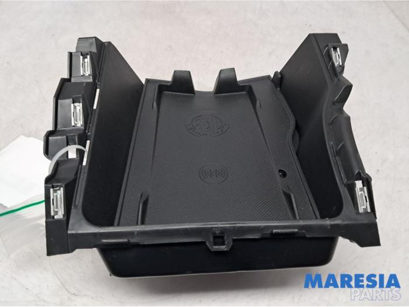 Alfa Romeo - Tonale - Wireless charger