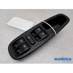 Fiat - 500L - Multi-functional window switch
