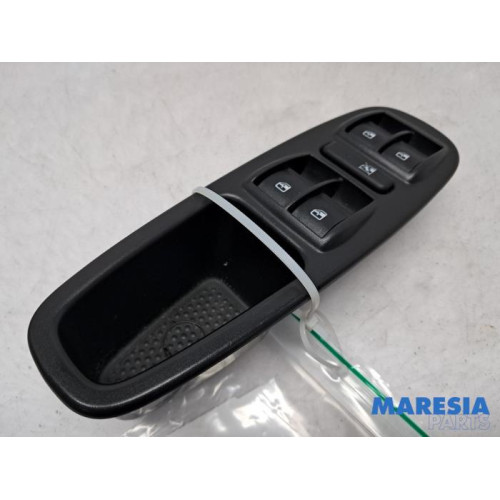 Fiat - 500L - Multi-functional window switch