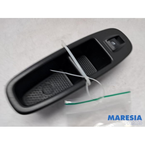 Fiat - 500L - Electric window switch