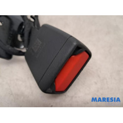 Alfa Romeo - Tonale - Insertion ceinture de sécurité arrière droite