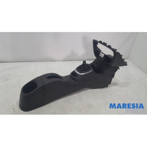 Fiat - 500L - Middle console