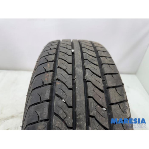 Renault - Trafic - Tyre