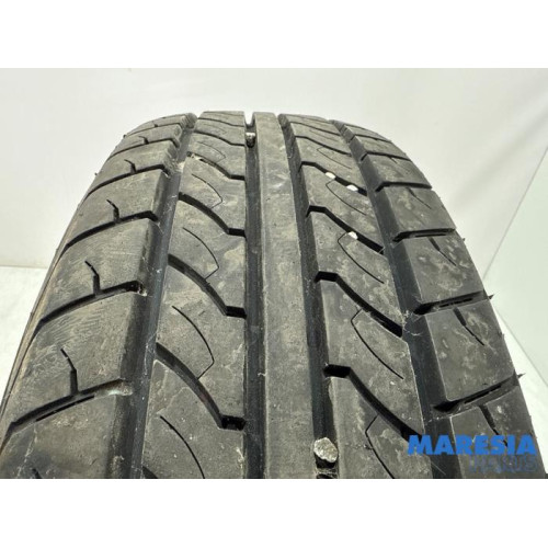 Renault - Trafic - Tyre