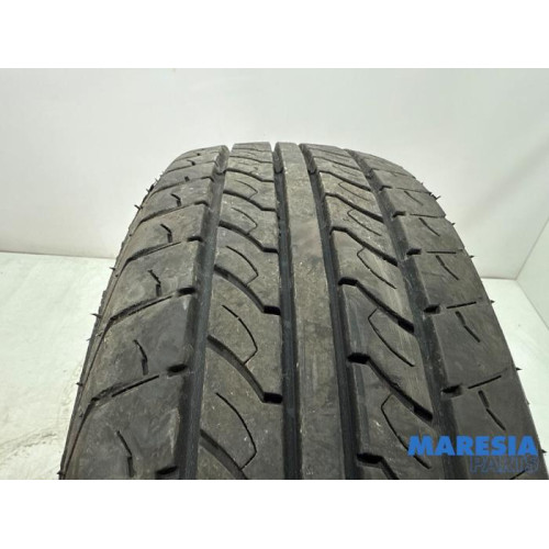 Renault - Trafic - Tyre