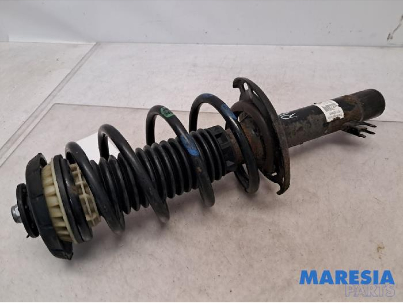 Citroen - DS3 - Front shock absorber rod, right