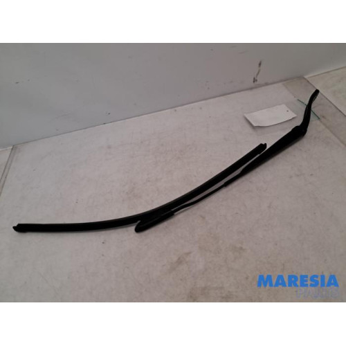 Citroen - DS3 - Front wiper arm