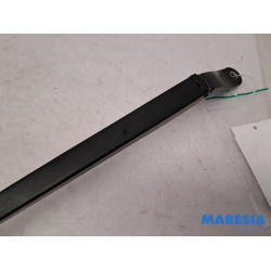Citroen - DS3 - Front wiper arm