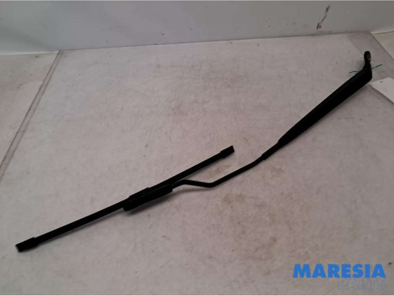 Citroen - DS3 - Front wiper arm