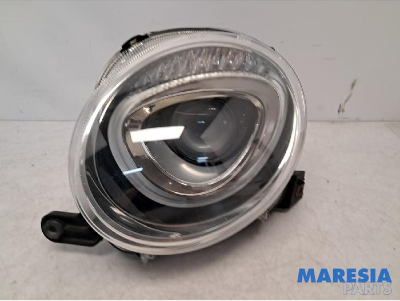 Fiat - 500 - Headlight, left