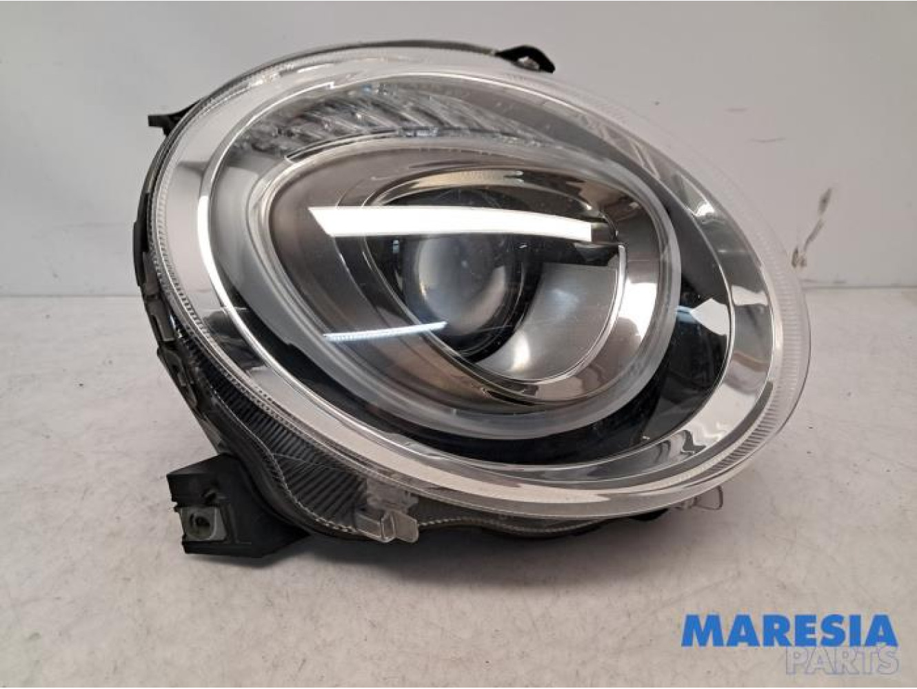 Fiat - 500 - Headlight, right