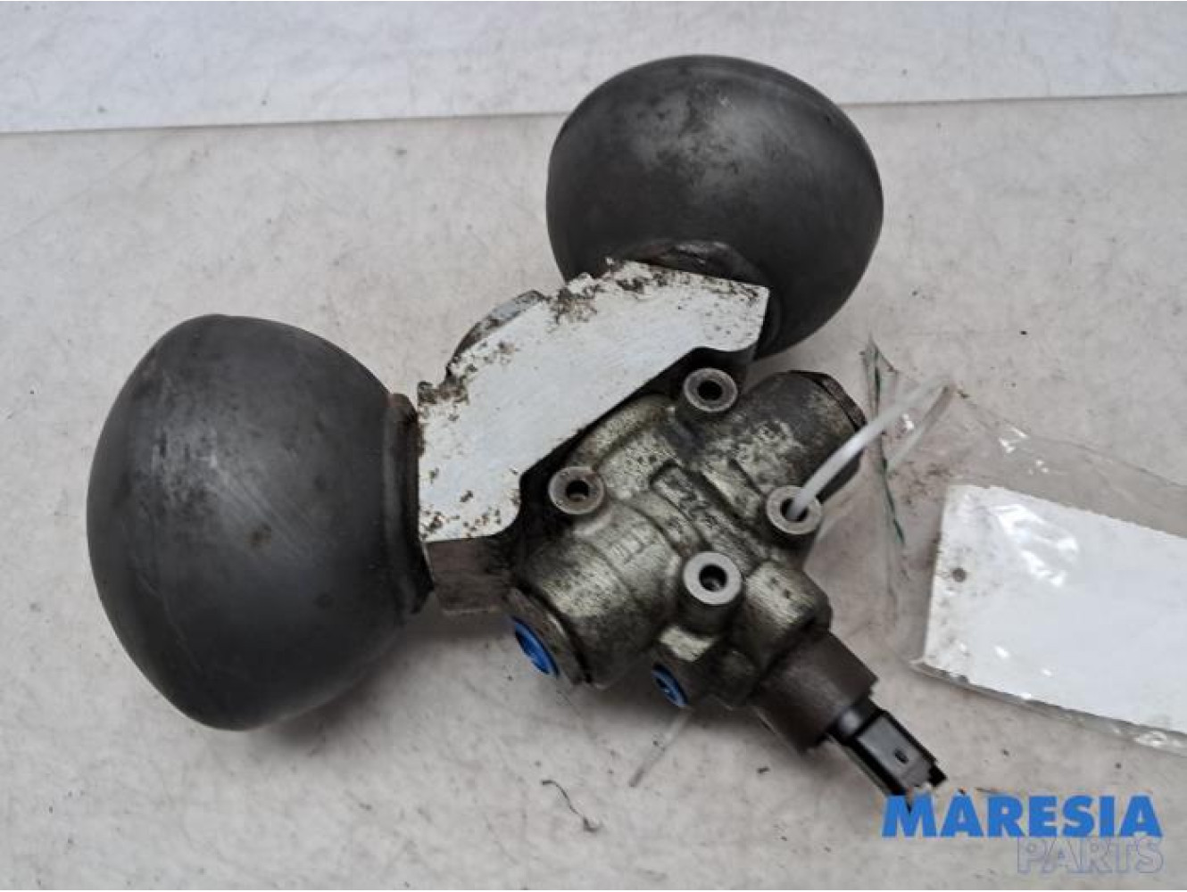 Citroen - C5 - Régulateur haute pression (suspension)