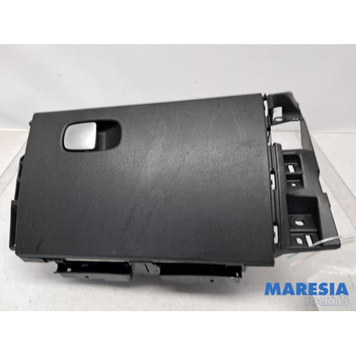 Fiat - 500L - Glovebox