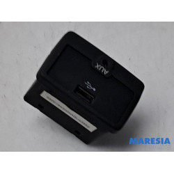 Fiat - 500L - AUX / USB-Anschluss