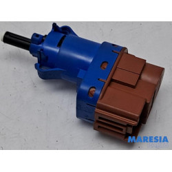 Fiat - 500L - Brake light switch