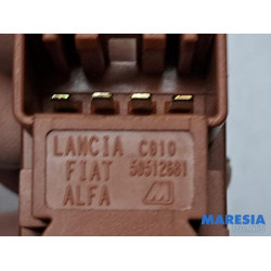 Fiat - 500L - Brake light switch