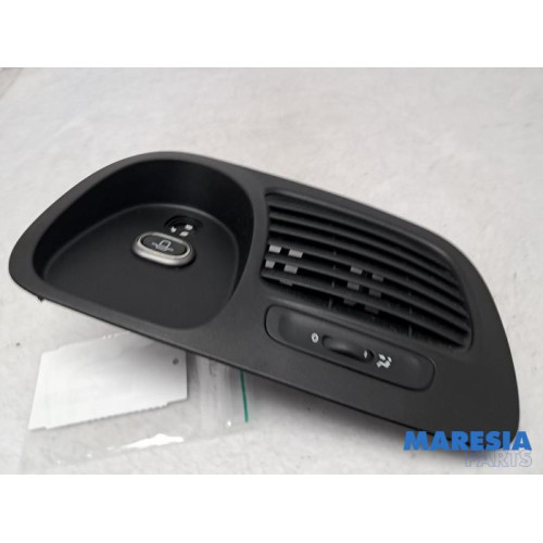 Fiat - 500L - Luftgitter Armaturenbrett