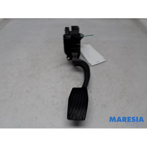 Fiat - 500L - Accelerator pedal