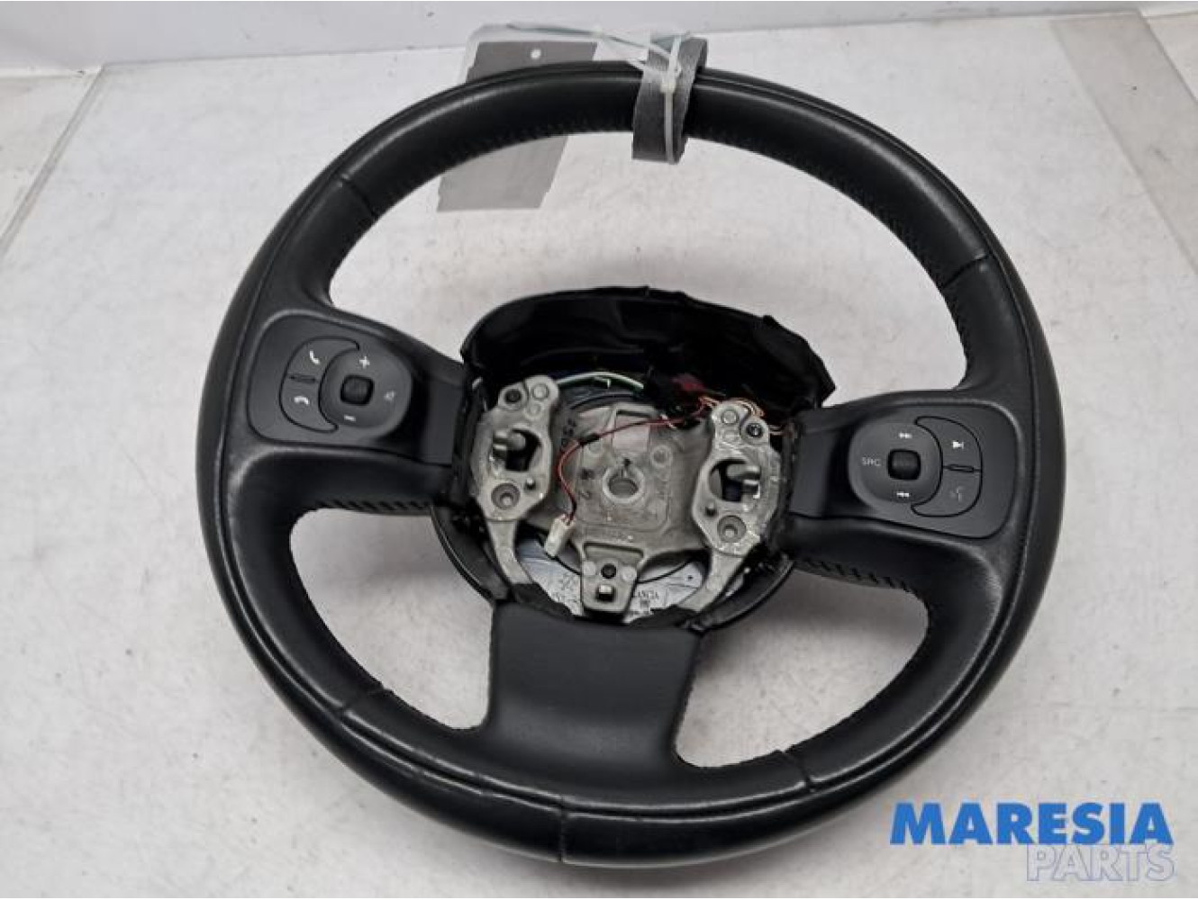 Fiat - 500L - Steering wheel
