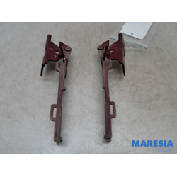 Citroen - C5 - Bonnet Hinge