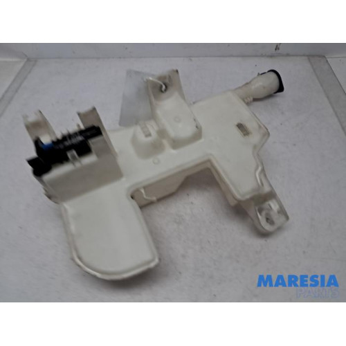 Citroen - C5 - Front windscreen washer reservoir
