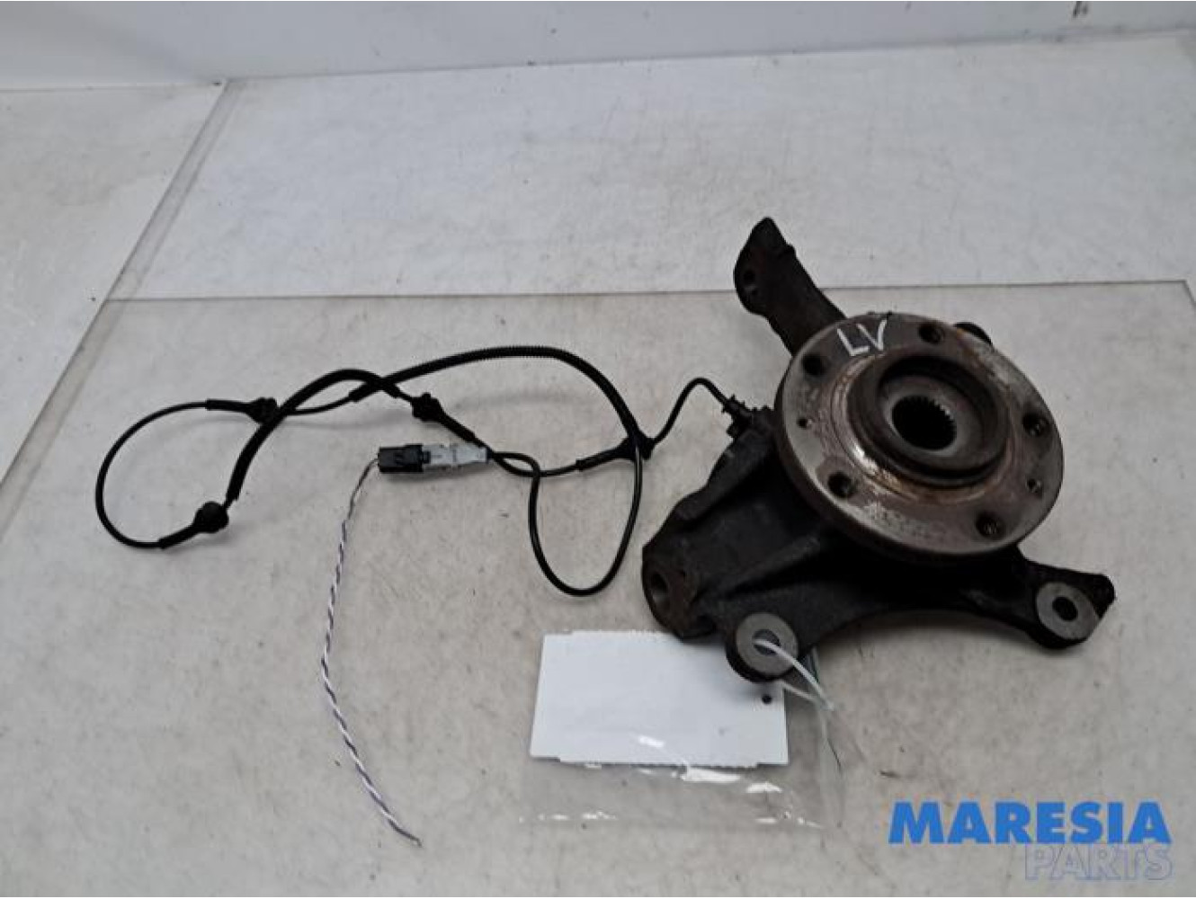 Citroen - C5 - Fusee links-voor