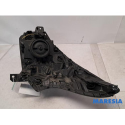 Renault - Trafic - Headlight, right