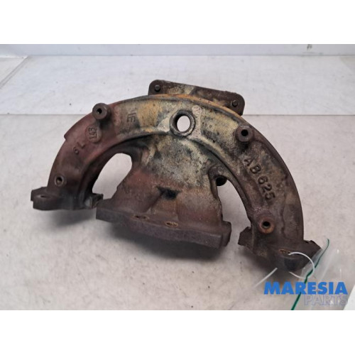 Peugeot - 206 - Exhaust manifold