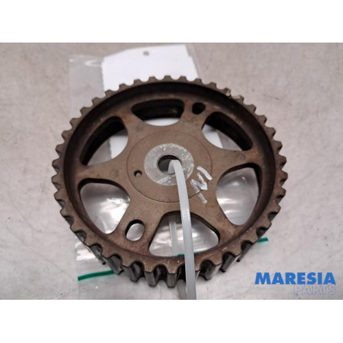 Peugeot - 206 - Camshaft sprocket