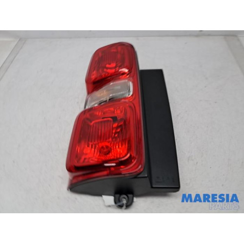 Opel - Vivaro - Taillight, left