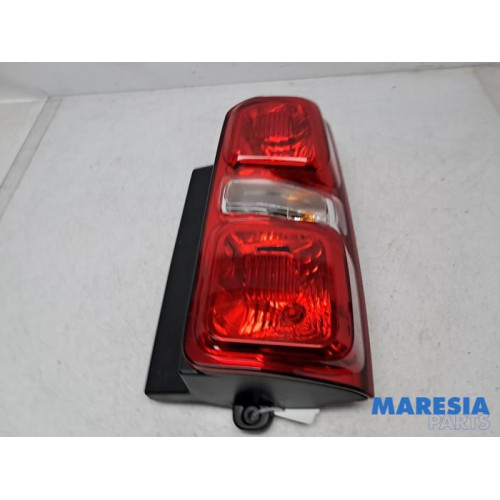 Opel - Vivaro - Achterlicht rechts