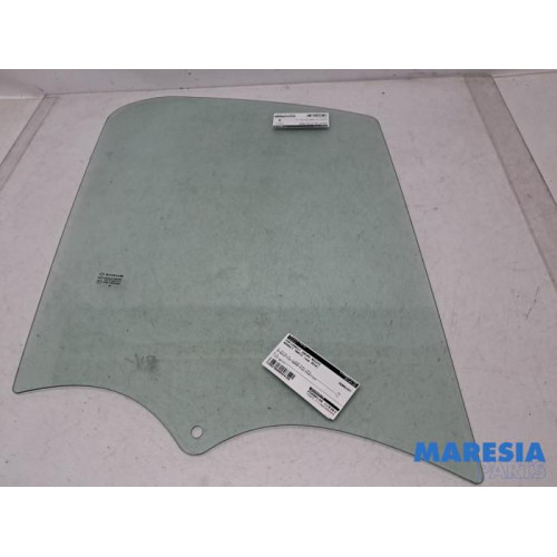 Renault - Trafic - Door window 2-door, right