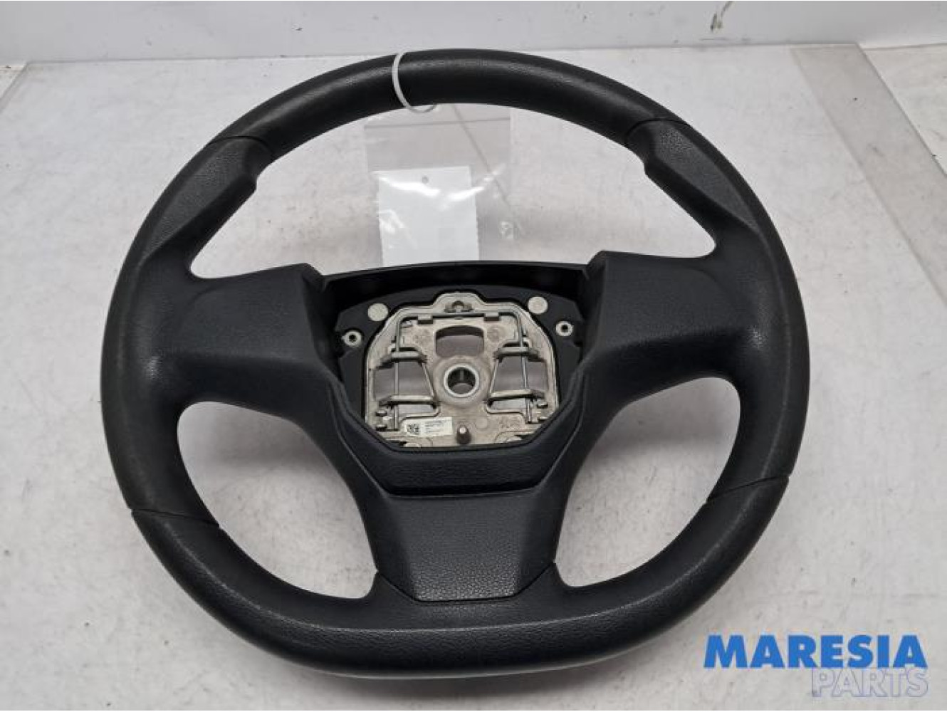 Opel - Vivaro - Steering wheel