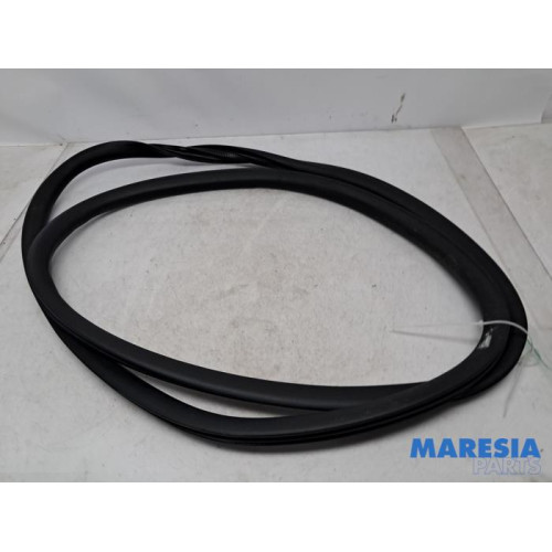 Opel - Vivaro - Door seal 2-door, left