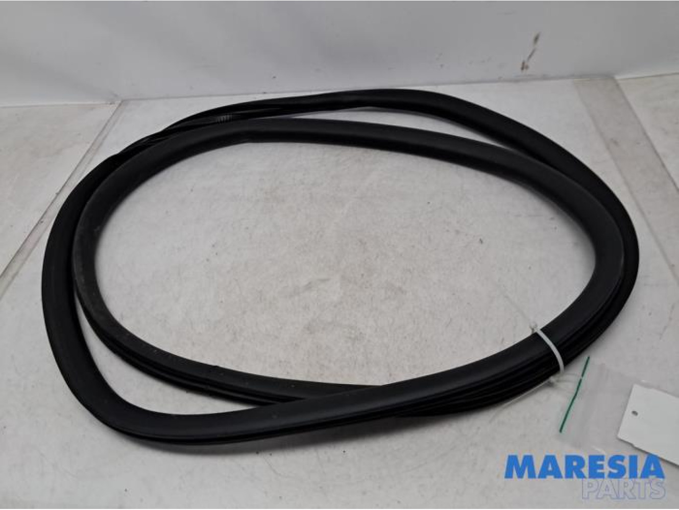 Opel - Vivaro - Door seal 2-door, right
