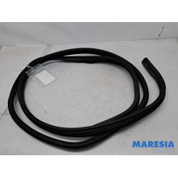 Renault - Trafic - Portierrubber 2Deurs links