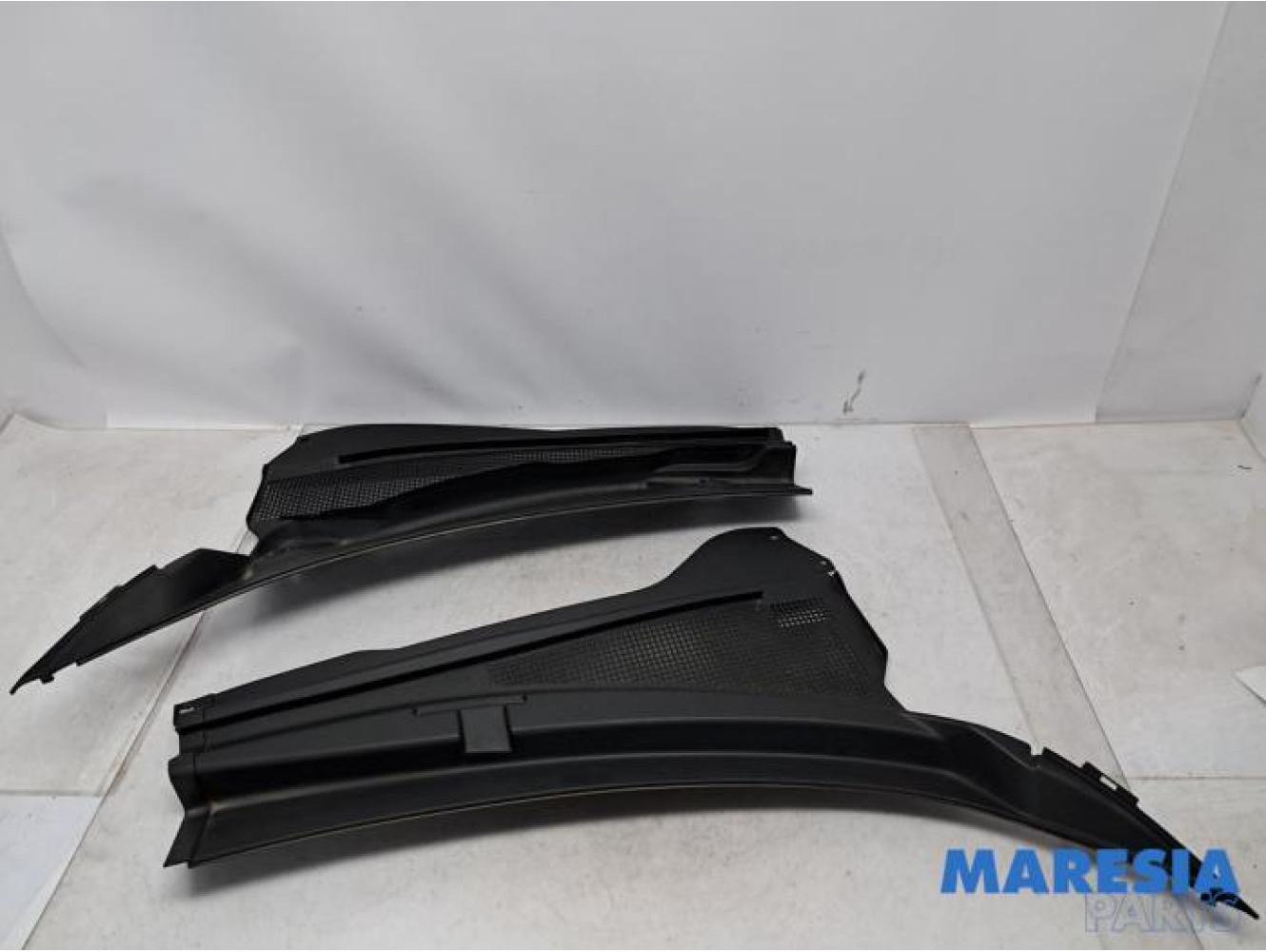 Opel - Vivaro - Cowl top grille