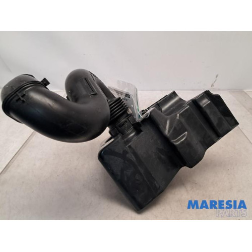 Renault - Trafic - Air intake hose