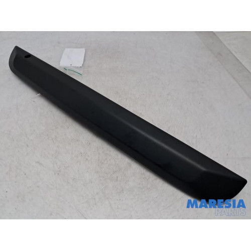 Opel - Vivaro - Tailgate handle