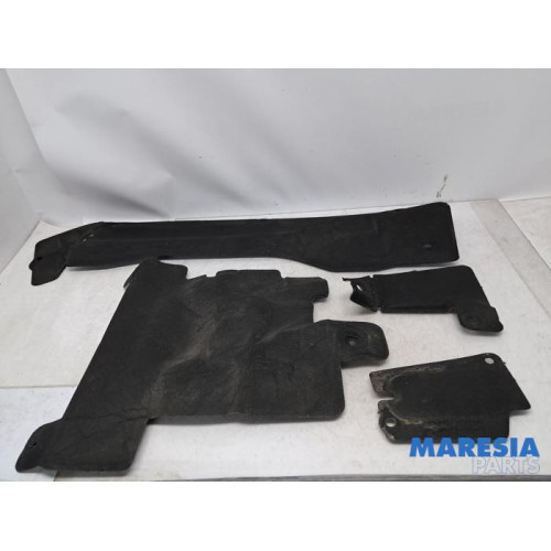 Opel - Vivaro - Insulation mat, front centre