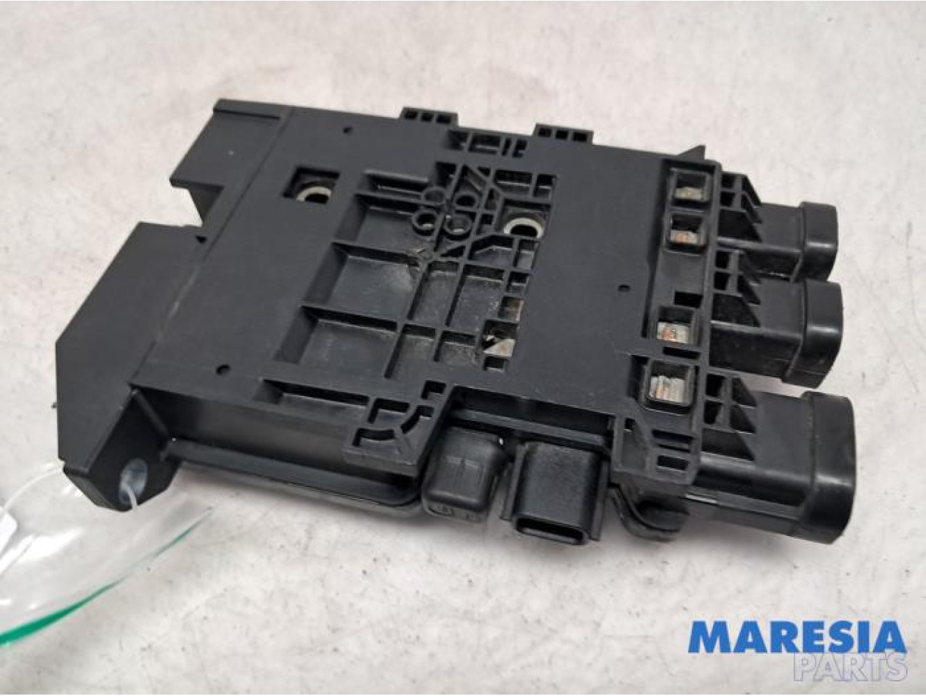 Renault - Trafic - Voltage regulator
