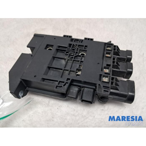 Renault - Trafic - Voltage regulator