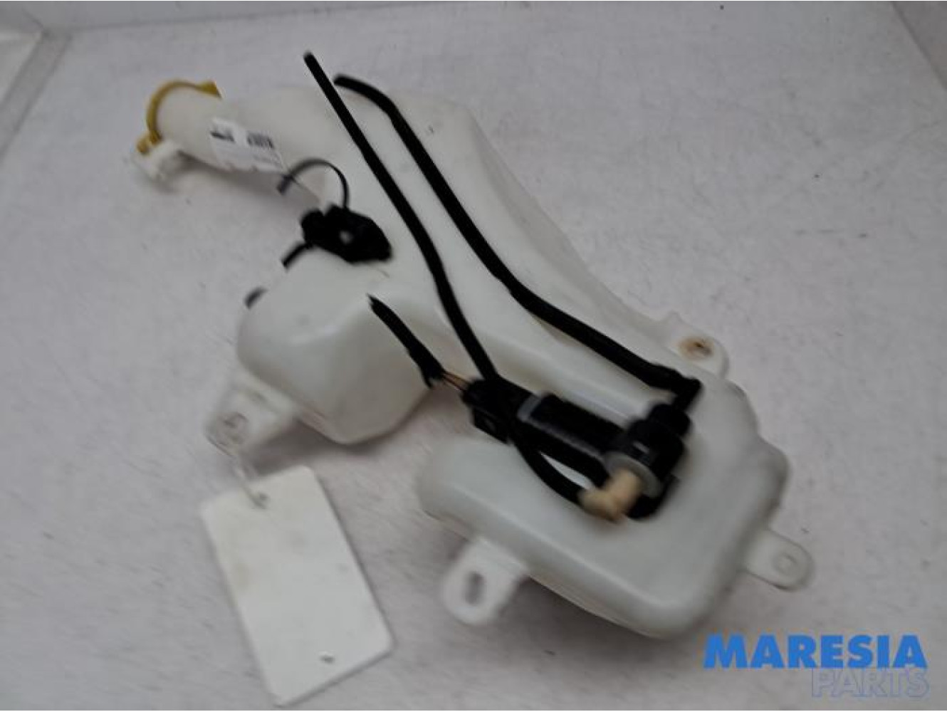 Alfa Romeo - Tonale - Front windscreen washer reservoir