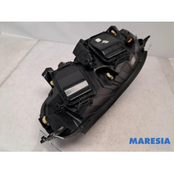 Opel - Vivaro - Headlight, right