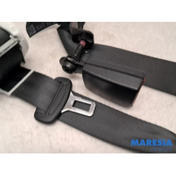 Renault - Trafic - Front seatbelt, centre
