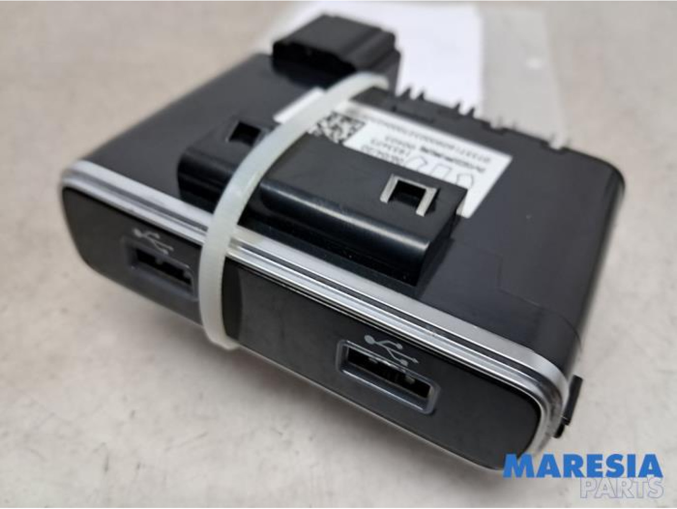 Fiat - 500 - AUX / USB connection