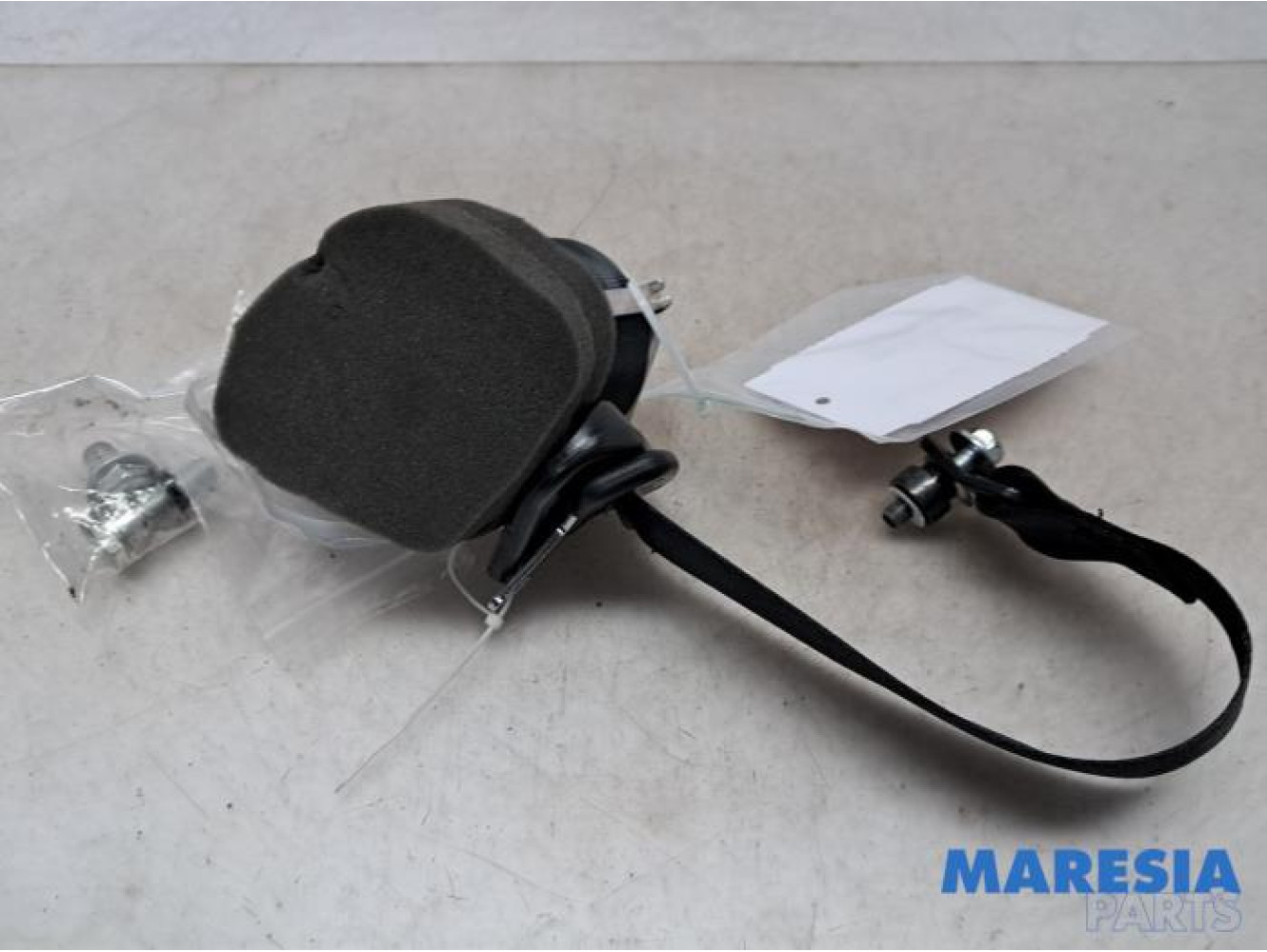 Fiat - 500 - Rear seatbelt, left