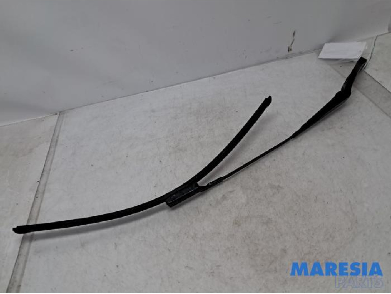 Renault - Trafic - Front wiper arm