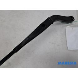 Renault - Trafic - Front wiper arm