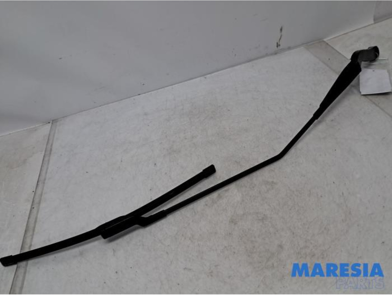 Renault - Trafic - Front wiper arm